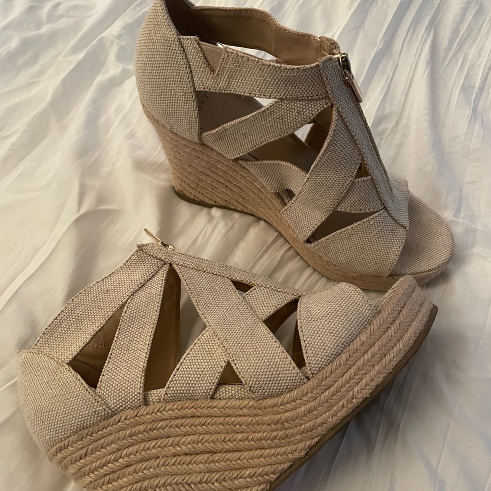 Nude wedges!